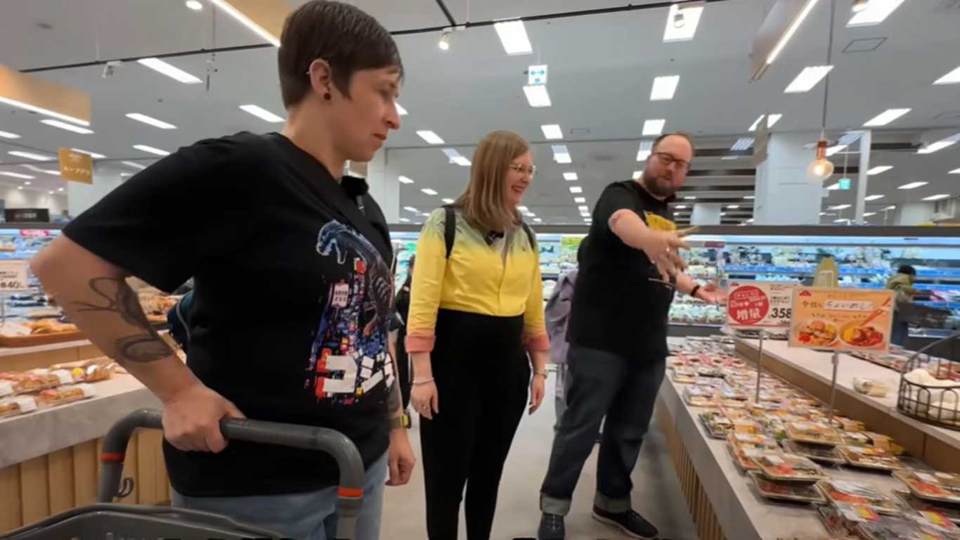 スーパーで売られている弁当に大興奮（スクリーンショット）