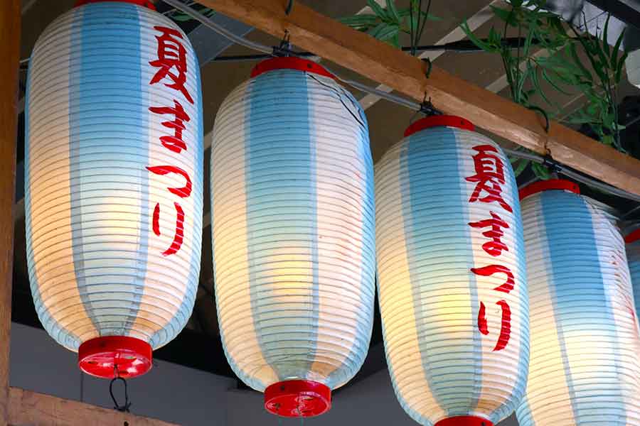 夏祭りのちょうちんにびっくり（写真はイメージ）【写真：写真AC】
