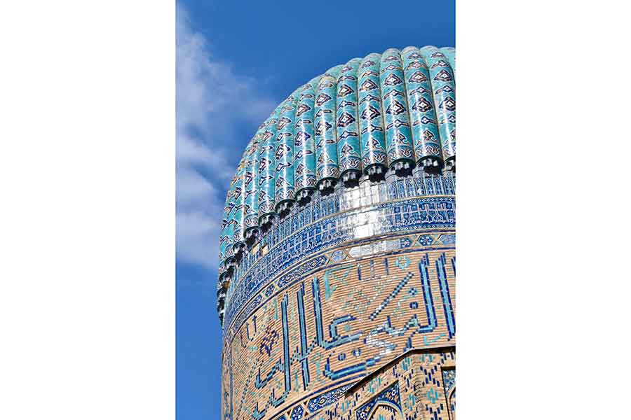 青の屋根と青空が美しい【写真提供：水牛（@dsuigyu）さん】