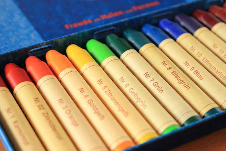 クレヨンで描いた味のある絵が話題に（写真はイメージ）【写真：PIXTA】