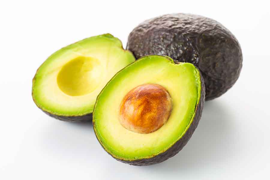 食べたあと、種から栽培できるアボカド。成長させるには苦労も（写真はイメージ）【写真：PIXTA】