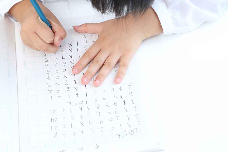 日本では小学2年生で教わる、算数の九九（写真はイメージ）【写真：PIXTA】