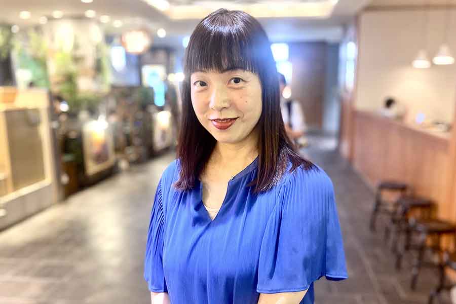 戯曲翻訳家として活躍していたなか、脳梗塞で失語症を発症した石原由理さん【写真：Miki D'Angelo Yamashita】