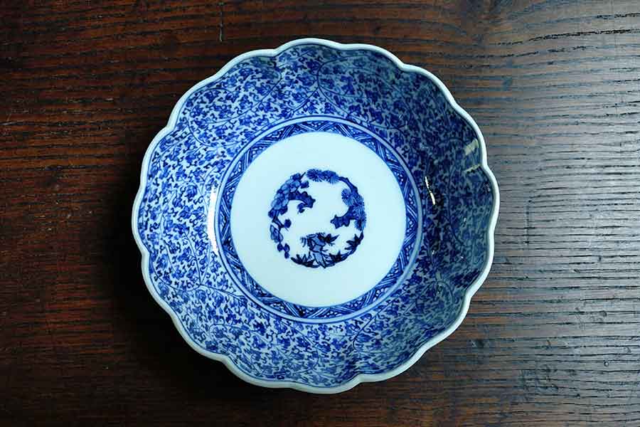 萩唐草模様のなます皿【写真提供：観山堂】