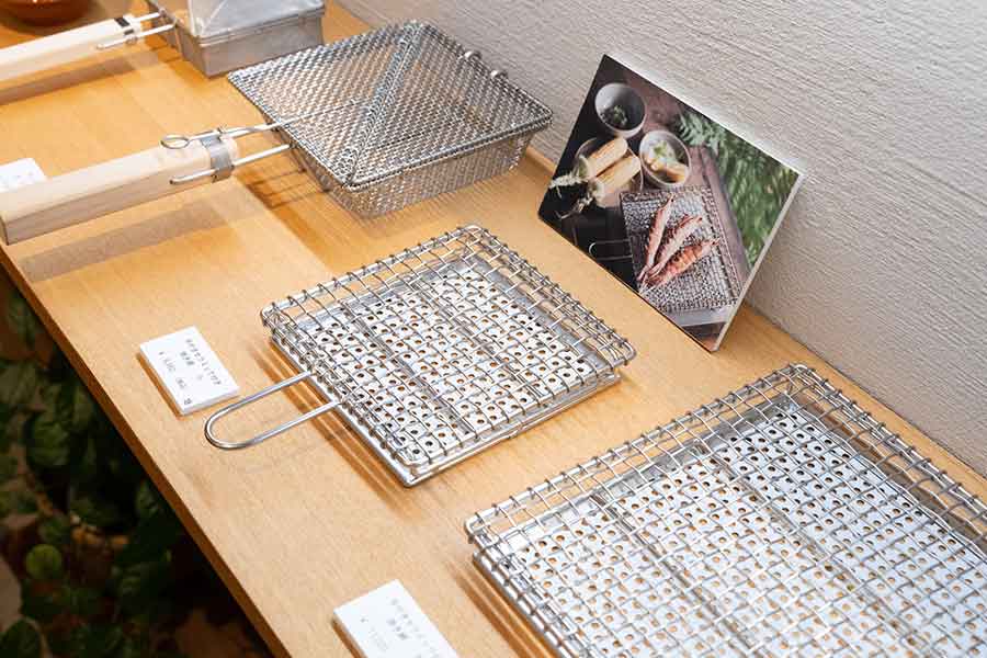 パンや餅などが焼ける超人気商品【写真：荒川祐史】