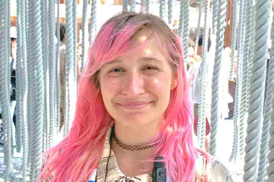 ポルトガルパビリオンで働く、セルビア人のマーシャさん【写真：Hint-Pot編集部】