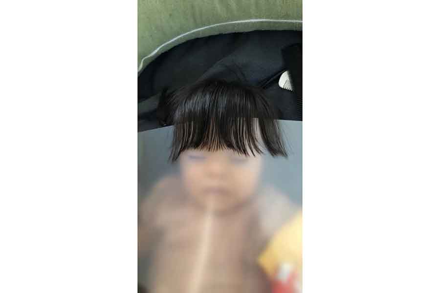 クリアファイルを使って前髪をカットしていた時期も【写真提供：s_t_h（@milk_egg_soy_allergy）さん】