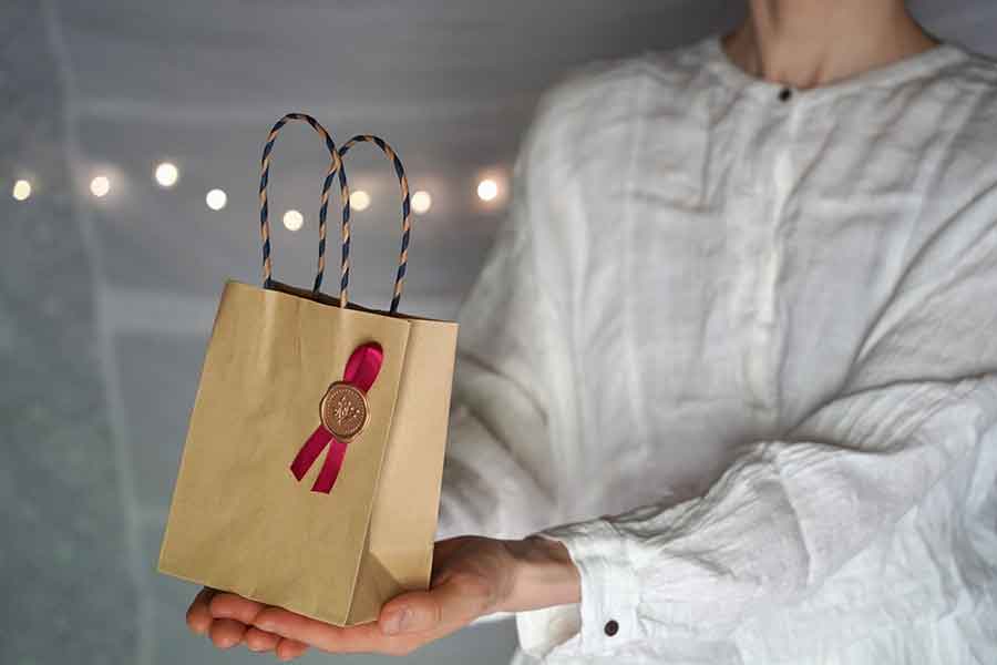 パビリオンに来た日本人がギフトをくれたことに感動（写真はイメージ）【写真：写真AC】