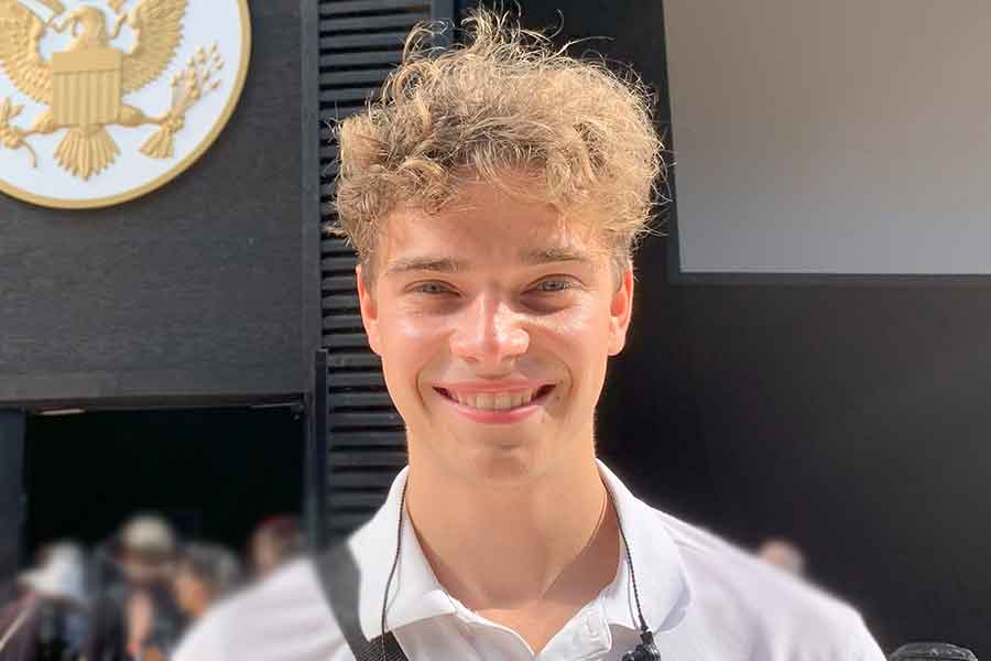 アメリカパビリオンで働くジョーさん【写真：Hint-Pot編集部】