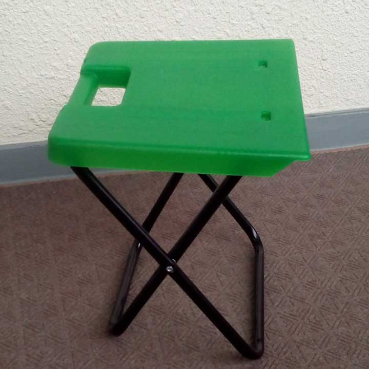 日本人が小さな椅子を持参して並ぶ姿に驚き！（写真はイメージ）【写真：写真AC】