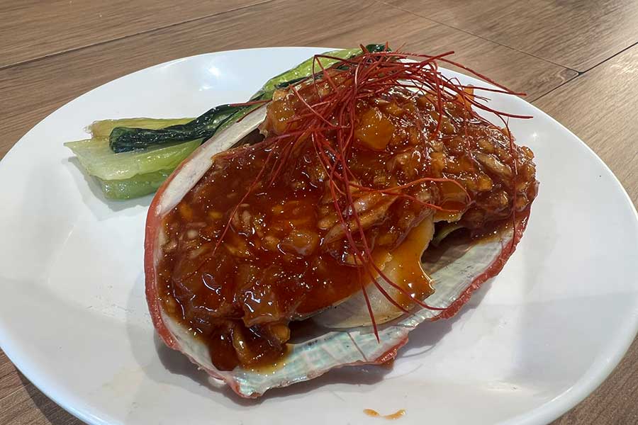 万博くら寿司のアワビメニュー【写真提供：投稿者】