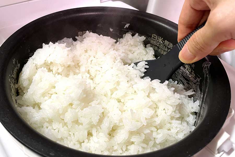 炊飯した米の長時間の保温には注意（写真はイメージ）【写真：写真AC】