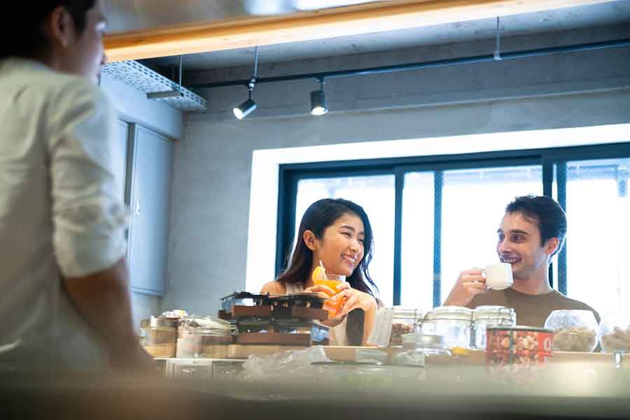 日本人が気さくに声をかけてくれたことに感動（写真はイメージ）【写真：PIXTA】