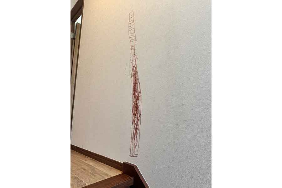 壁一面にも描かれた立派な“線路”【写真提供：わたなべゆきこ（@yukikosan_t）さん】