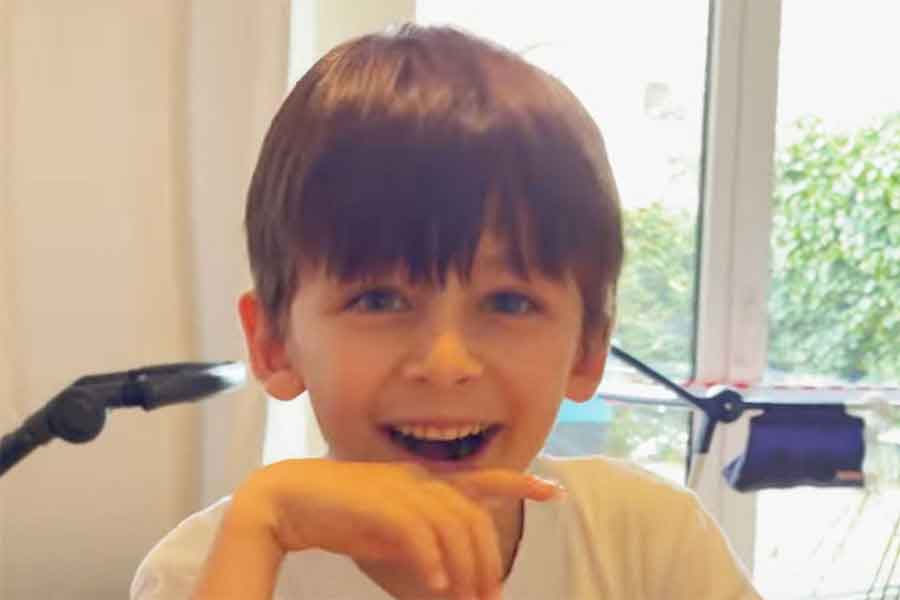 舞さんの長男・ノアくん(スクリーンショット)