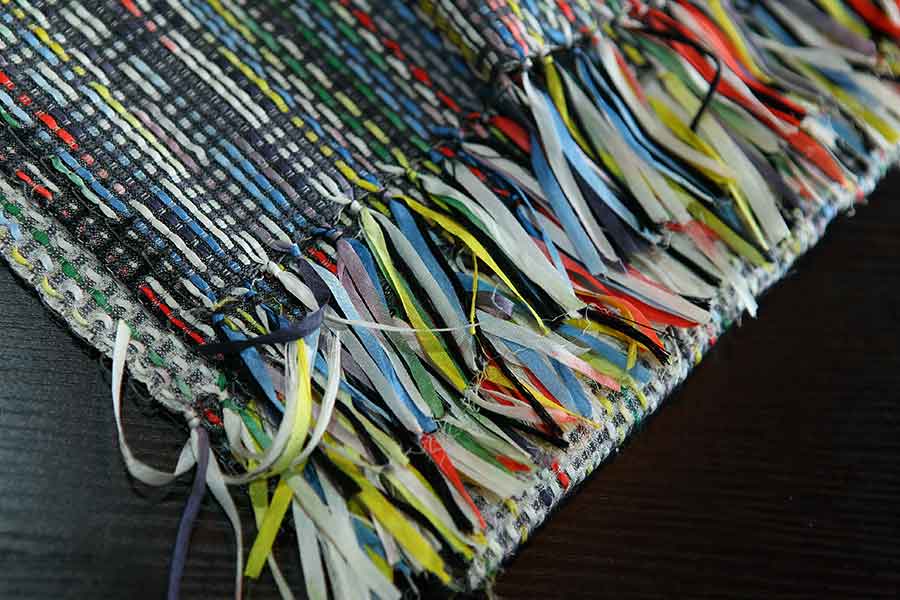 シルクリボンはわずか4ミリ幅という繊細さ【写真：矢野写真事務所】