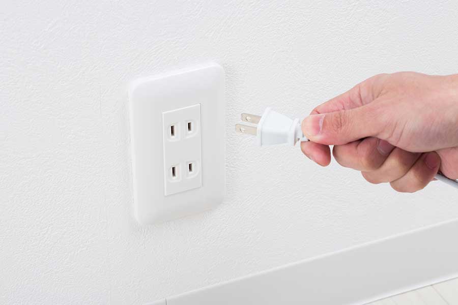 電源プラグは正しく扱おう（写真はイメージ）【写真：PIXTA】