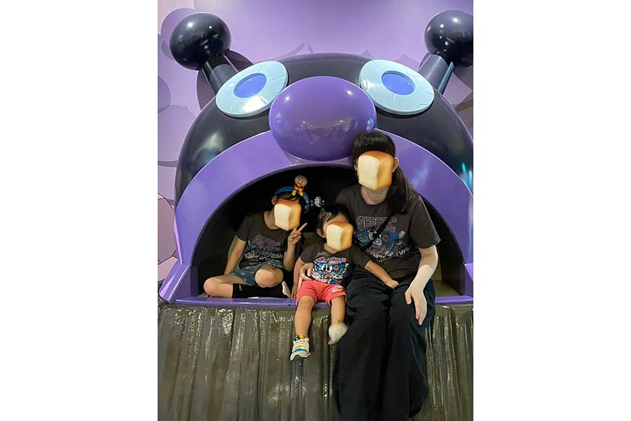 アンパンマンミュージアムで楽しむおぎんさんファミリー【写真提供：おぎん（@pipiilika）さん】