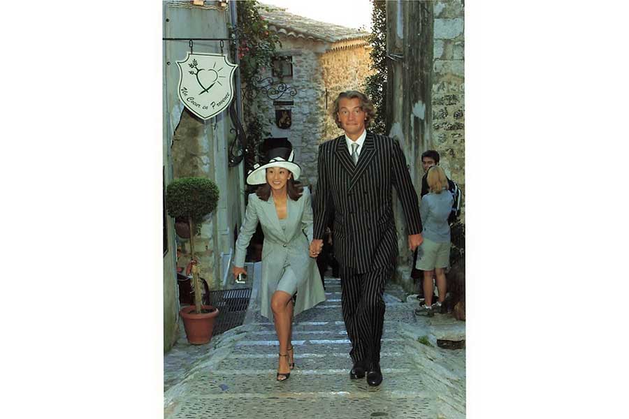 中村江里子さんが、夫と結婚式に向かう際の様子を公開(スクリーンショット)