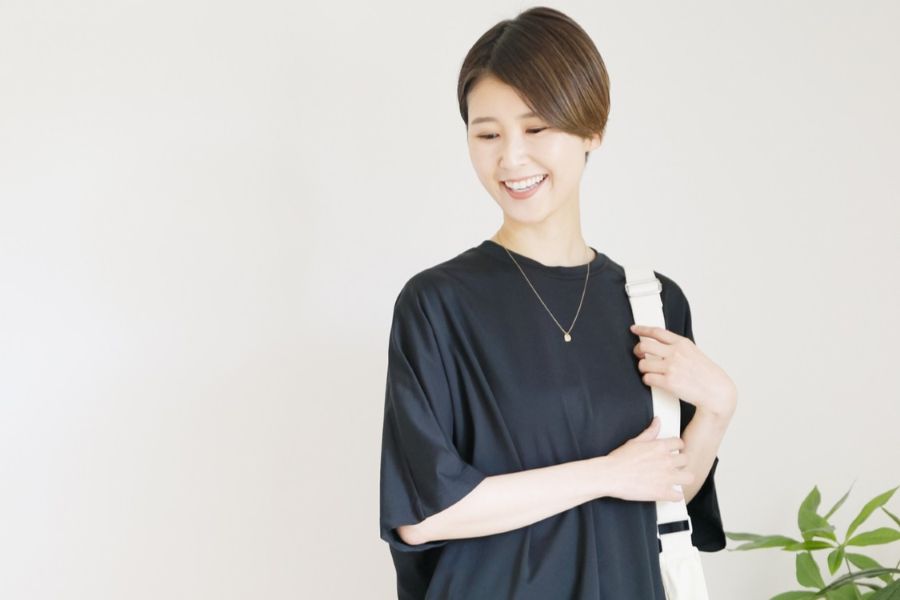 黒など特定の濃い色を好む傾向がある（写真はイメージ）【写真：PIXTA】