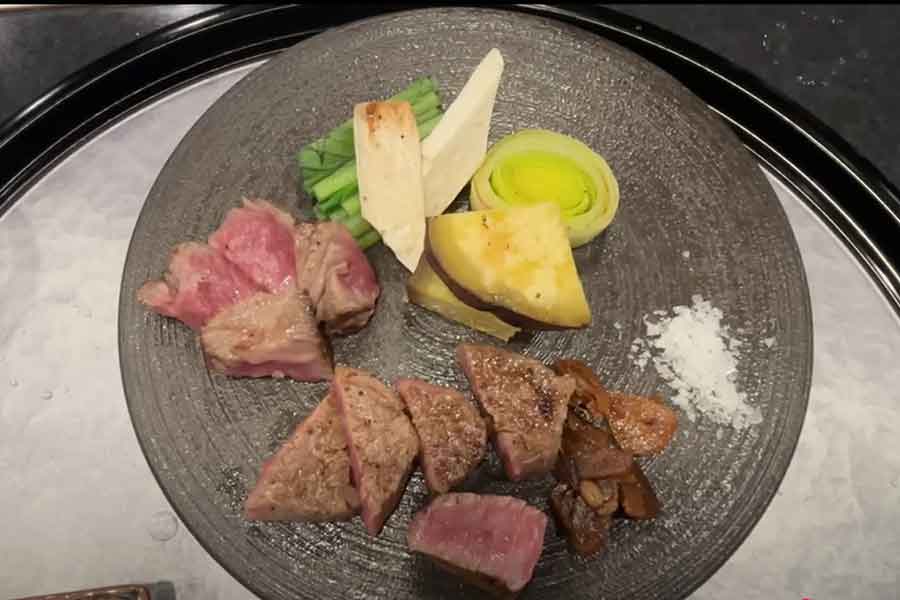 和牛の鉄板焼きに感動（スクリーンショット）
