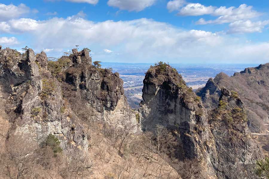 妙義山。切り立った岩肌が修行の厳しさを思わせる【写真提供：片山文恵】