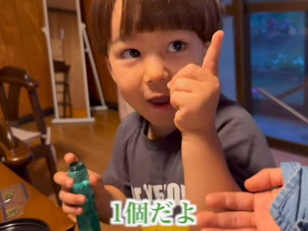 ラムネ菓子が気に入ったリノくん（スクリーンショット）