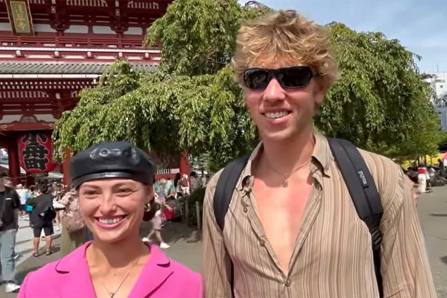 アメリカ人の（左から）ベイリーさんとニックさん（スクリーンショット）