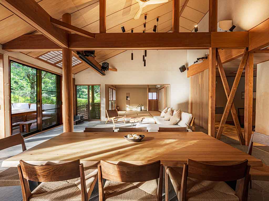 鈴木さんが運営する民泊。宿泊者がチェックアウト後の室内は、あり得ない状態に【写真提供：鈴木健太｜民泊×伊豆｜エアビーサポーター（@kenken021503）さん】