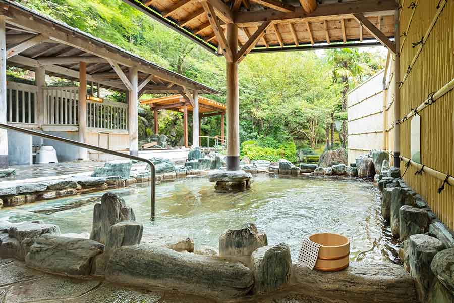 抵抗がある外国人も少なくない日本の入浴文化（写真はイメージ）【写真：PIXTA】