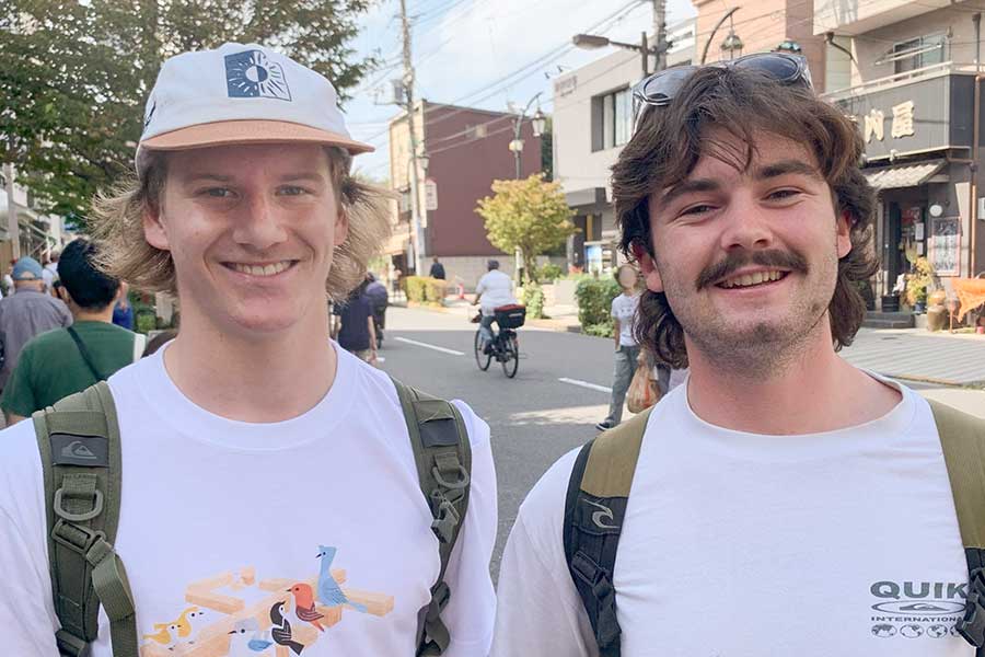 オーストラリアから来た（左から）マイルズさんとアレックスさん【写真：Hint-Pot編集部】