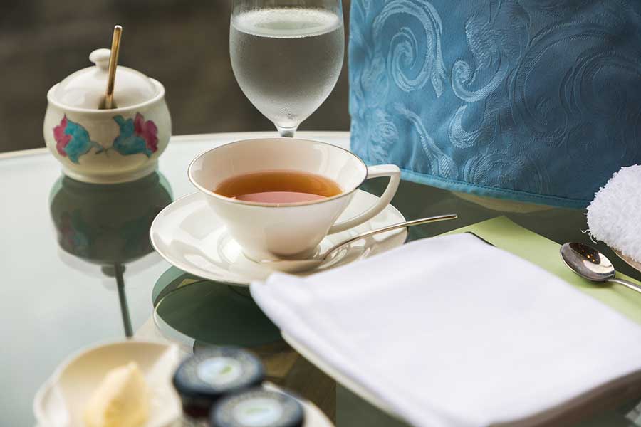 食後にナプキンをきっちりたたむのはNG（写真はイメージ）【写真：PIXTA】