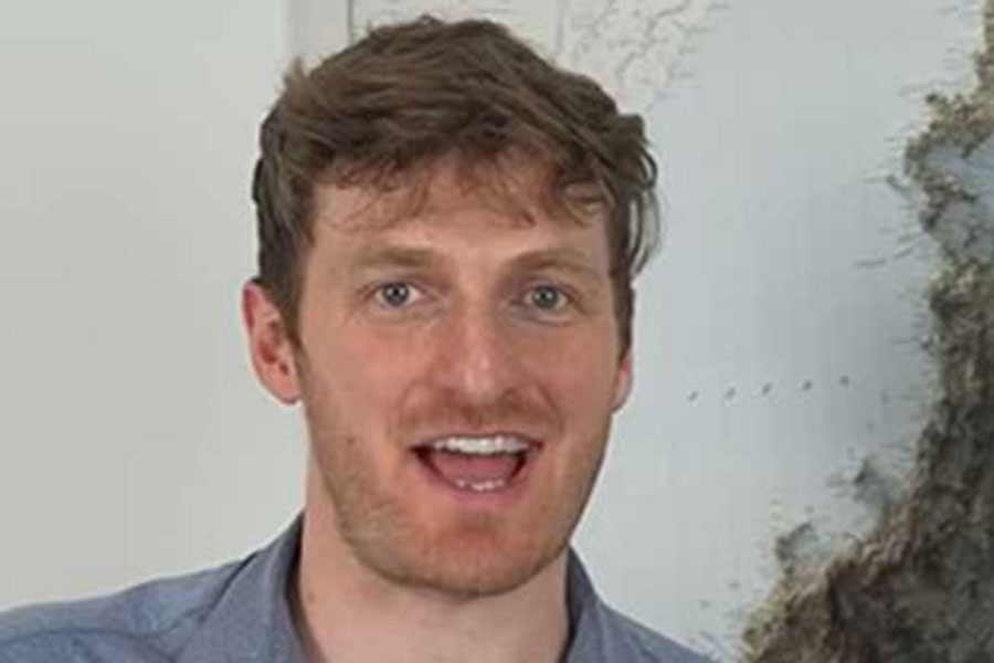 日本で驚いたアイテムについて語るジェイソンさん（スクリーンショット）