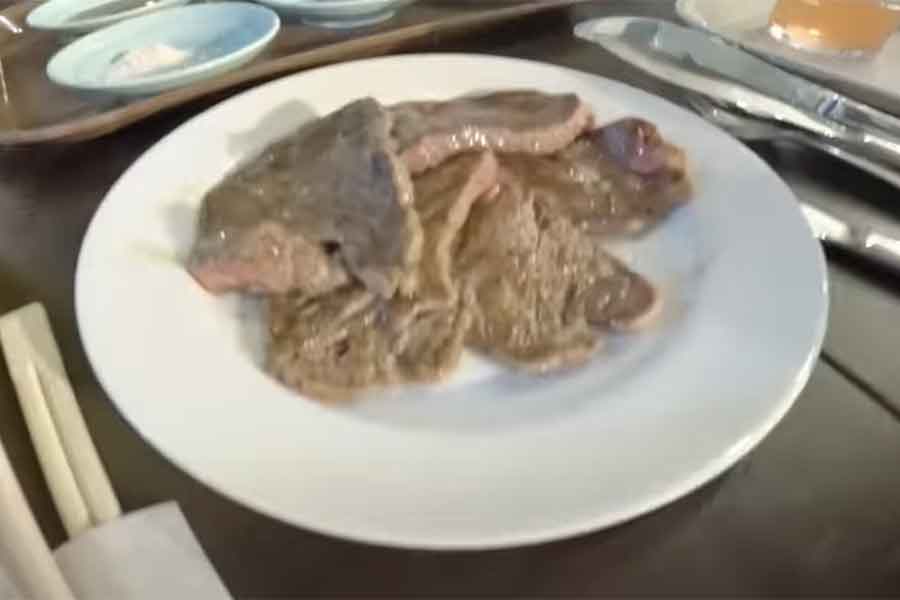 フランス人がドはまりした本部牛A5ランクのステーキ（スクリーンショット）