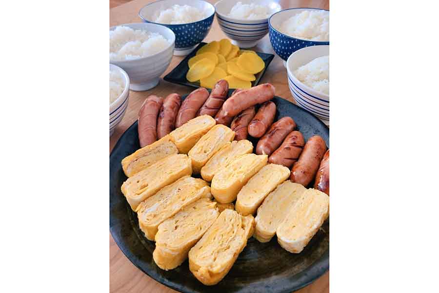 ともちゃさんの家に泊まりに行くとこんな朝食が待っているそう【写真提供：ともちゃ（@tomocha_kabu）さん】