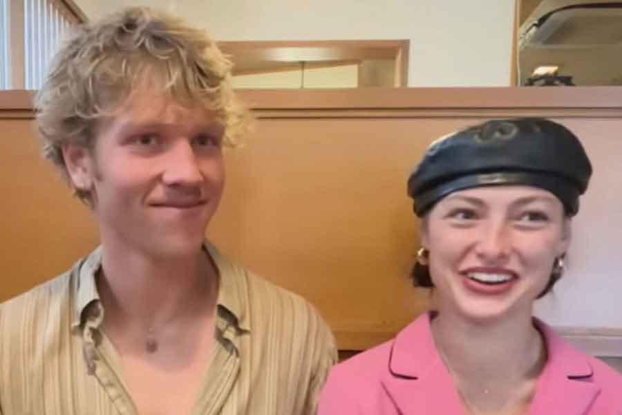 アメリカからやってきた、(左から)ニックさんとベイリーさん(スクリーンショット)