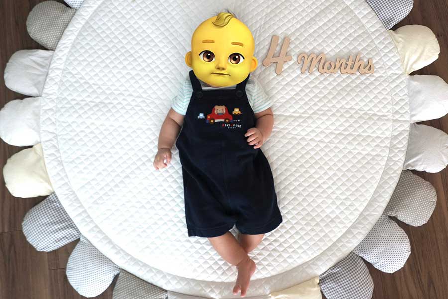 生後4か月の息子さん。人見知りの兆候を感じたママが対策を決意【写真提供:ももちゃん(@12h_26m)さん】