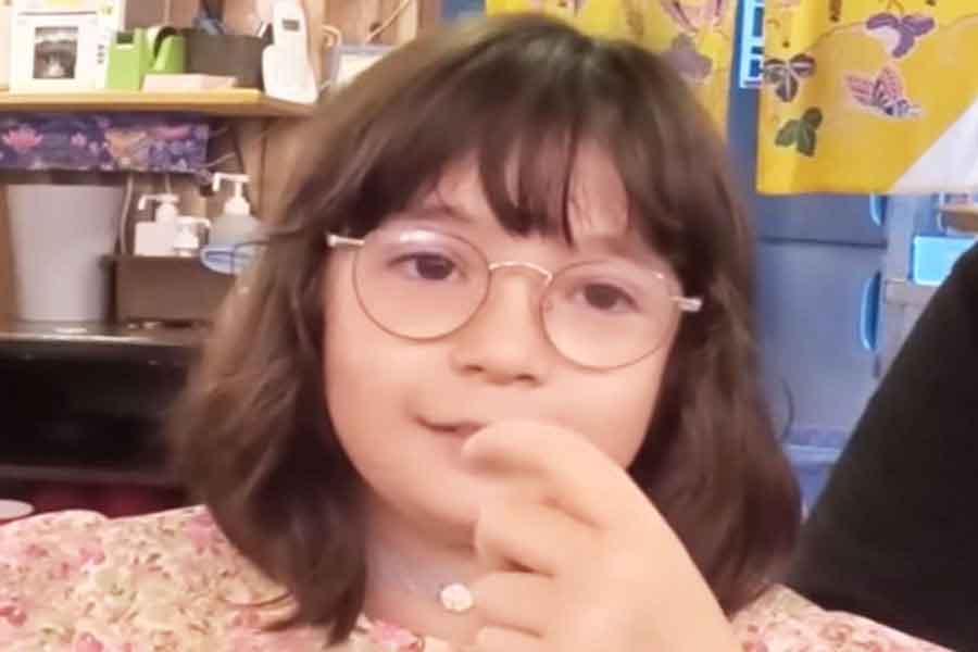 日本で家族旅行を満喫するマカロンちゃん(スクリーンショット)