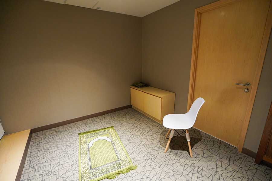 イスラム教の祈祷室があることに感心（写真はイメージ）【写真：PIXTA】