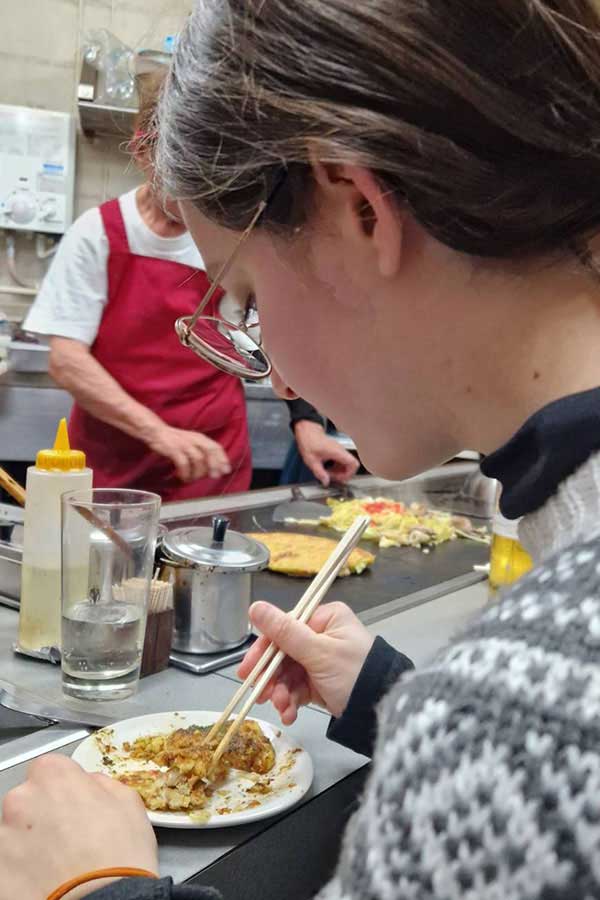 京都にある、おばあさんがひとりで切り盛りする店で食事を堪能【写真提供：レナ・ボサーツ】