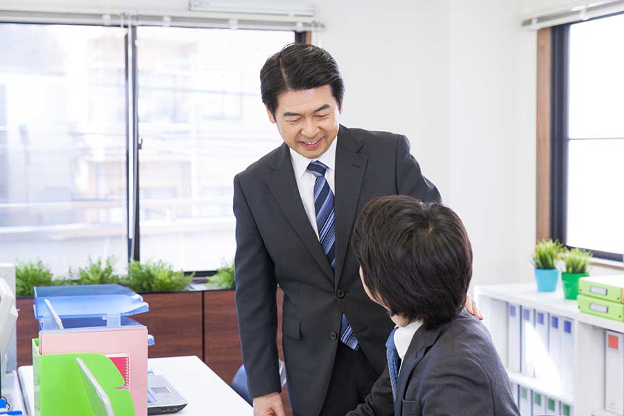 仕事終わりに、上司から飲み会に誘われることも(写真はイメージ)【写真:PIXTA】
