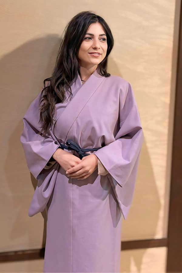 日本の着物が気に入ったマリレーナさん【写真提供：マリレーナ・リオネッティ】