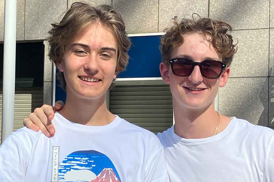 オーストリアから来た（右から）マックスさんとヤコブさん【写真：Hint-Pot編集部】