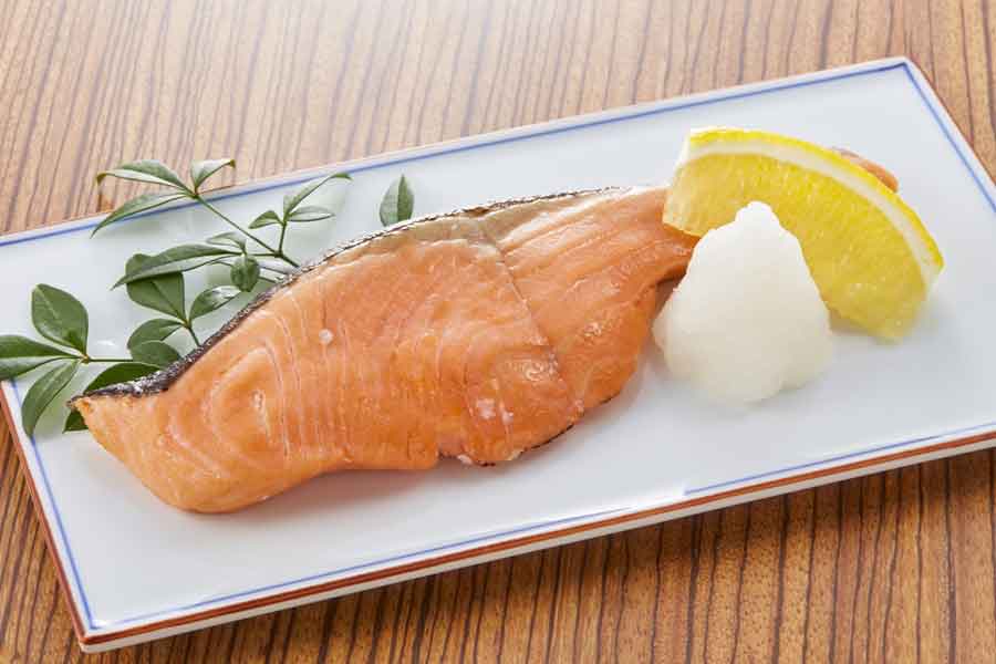 シャケの塩焼き（写真はイメージ）【写真：写真AC】