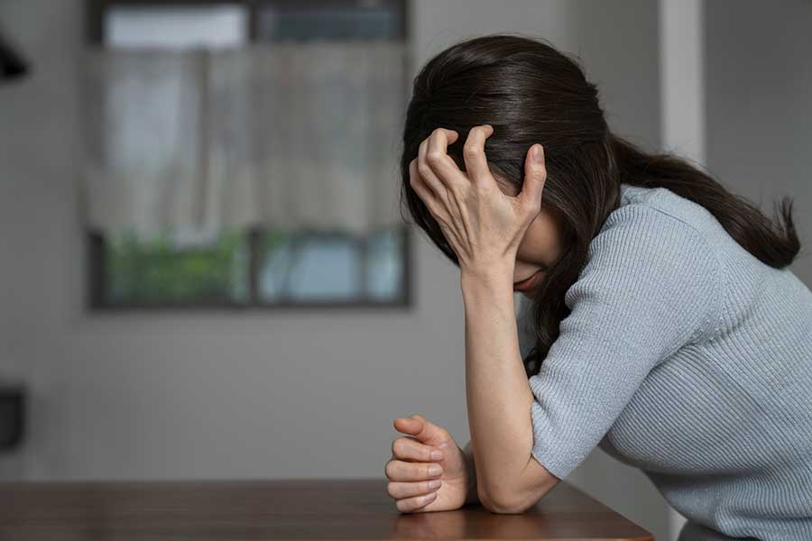 夫の多重債務が発覚し波乱（写真はイメージ）【写真：PIXTA】