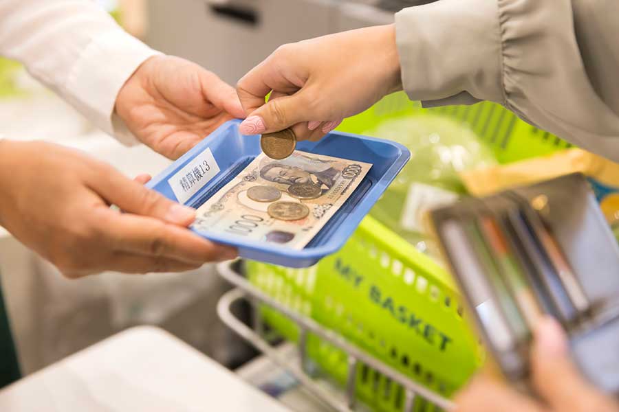 支払い時に、小銭を数えるのを手伝ってくれる親切さにびっくり（写真はイメージ）【写真：PIXTA】