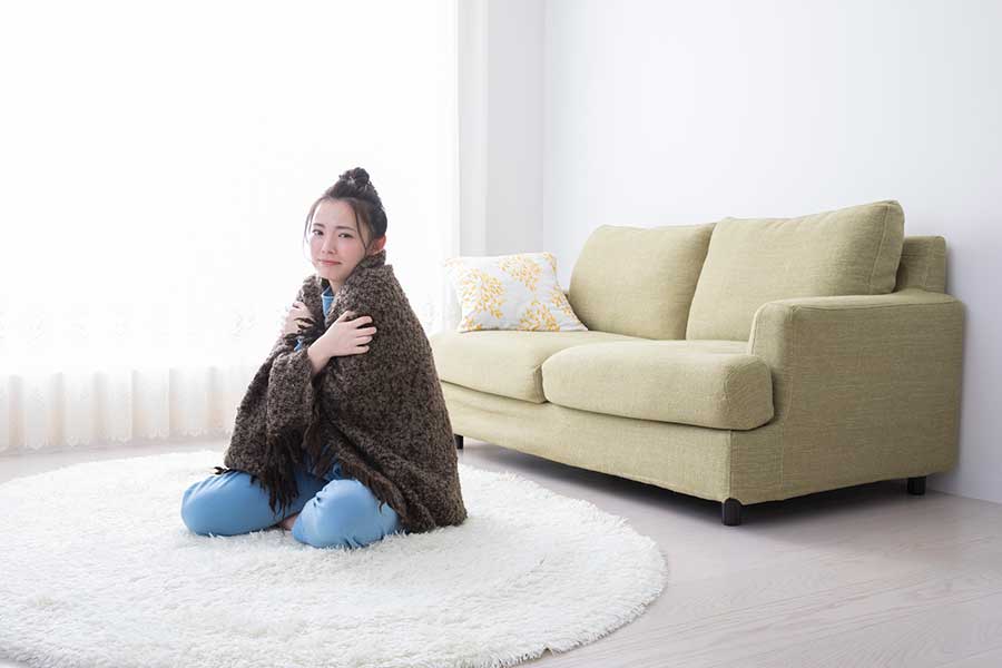 床暖房非対応のカーペットやラグを敷くのはNG（写真はイメージ）【写真：PIXTA】