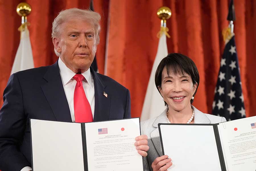 日米首脳会談でのドナルド・トランプ大統領と高市早苗総理【写真：Aflo】