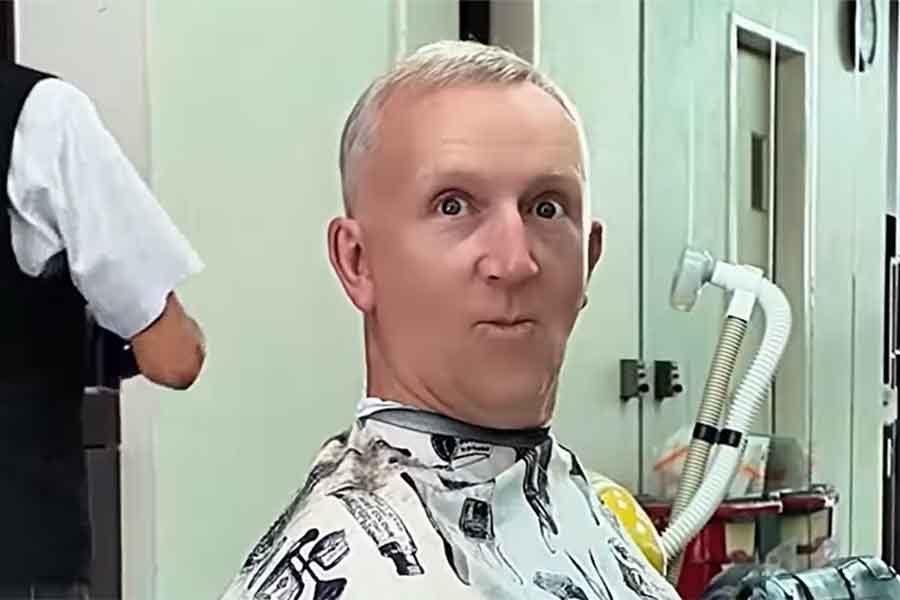 カナダ人のチャールズさんにとっては初体験の連続！（スクリーンショット）