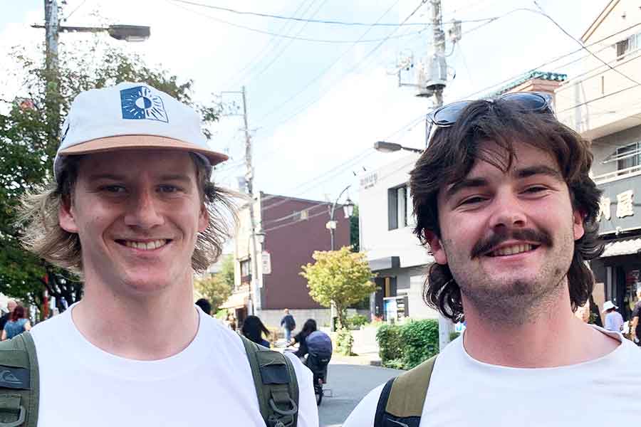 オーストラリアから来た（左から）マイルズさんとアレックスさん【写真：Hint-Pot編集部】